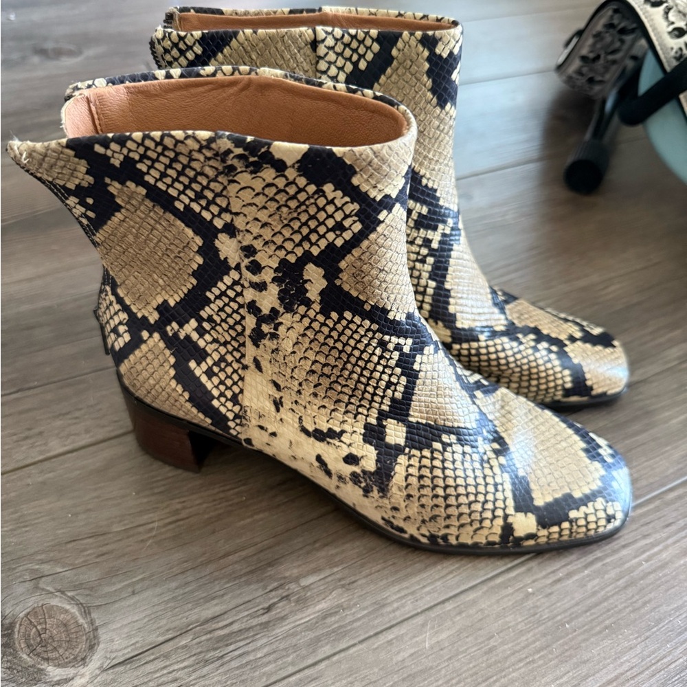 Madewell the essex ankle boot in snakeskin stamped leather (never worn!) - Picture 2 of 10